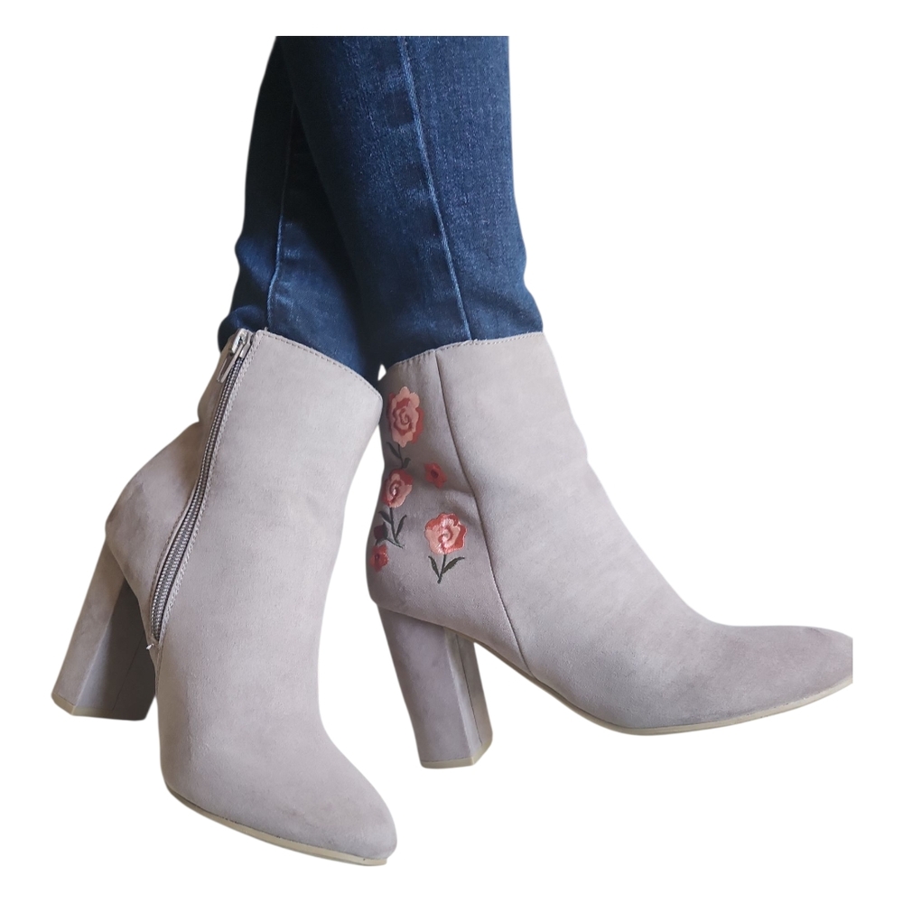 Report Gray Floral Embroidered Suede Ankle Boots Booties Women's Size 7.5 - Picture 3 of 15
